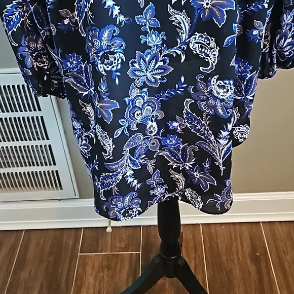 Short front, long back Shirt. - Picture 8 of 14